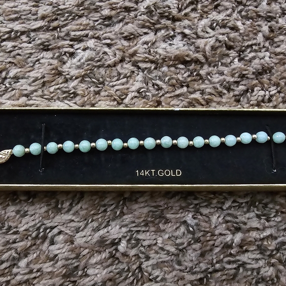 14k/ Jade Bracelet
